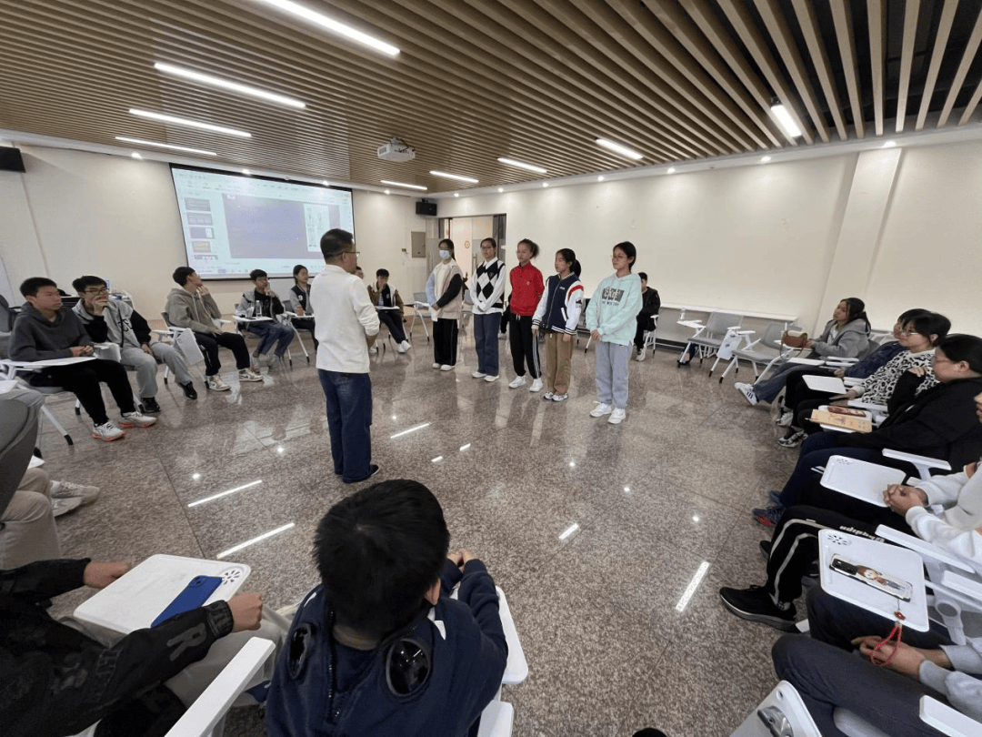 文明实践活动“扮靓”金秋！AG旗舰厅最新版11月多彩(图8)