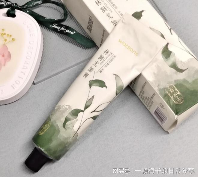 没有早点发现这十款！简直太好用了！AG旗舰厅护手霜哪个牌子好？后悔(图10)